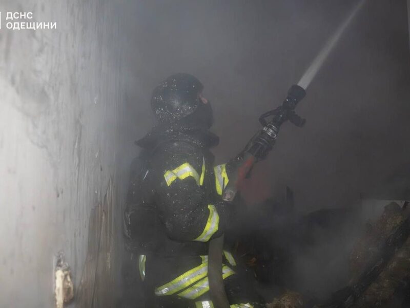 Атака на Одесу: пошкоджено ліцей та житловий будинок