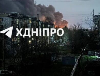 Атака РФ: Дніпро після вибухів накрив чорний дим