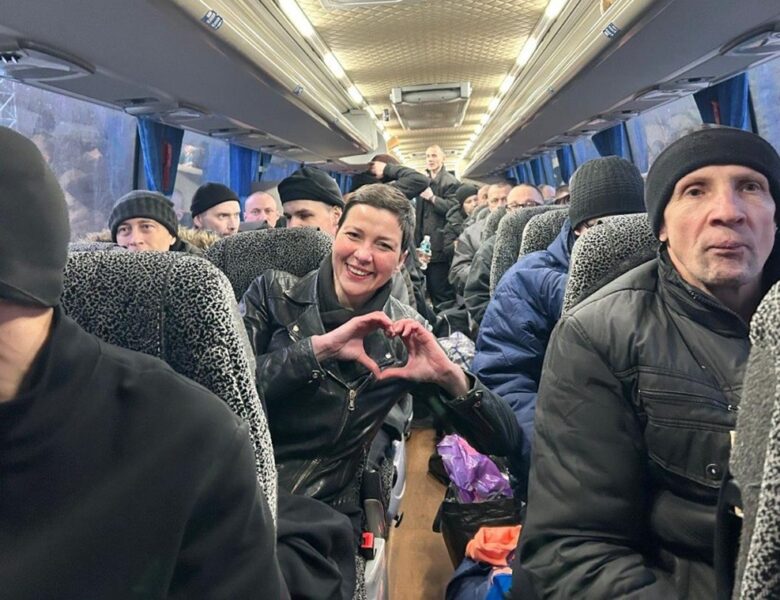 Білорусь передала Україні 114 цивільних громадян