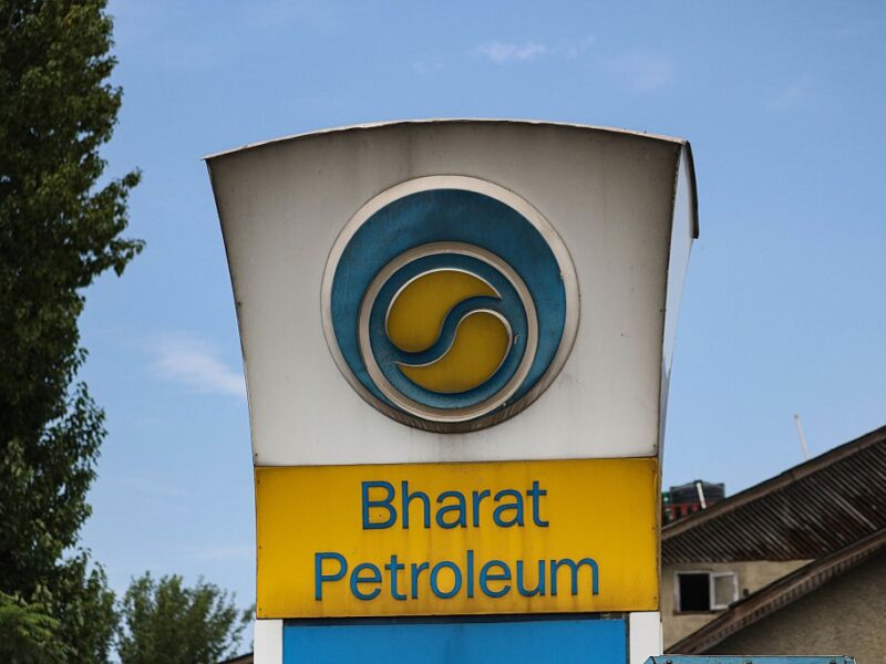 Більшість великих НПЗ Індії почали скуповувати нафту – ЗМІ