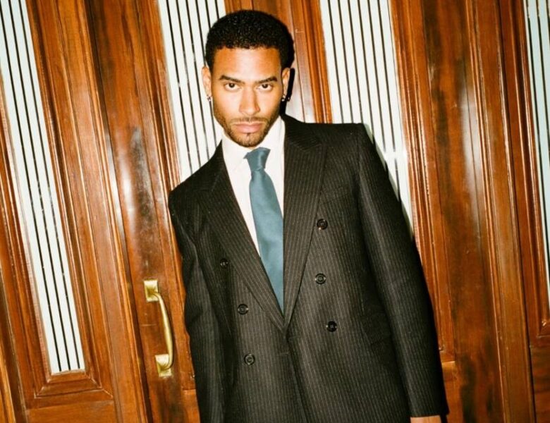 Брат футболіста МЮ влаштував акцію на трибунах під час матчу