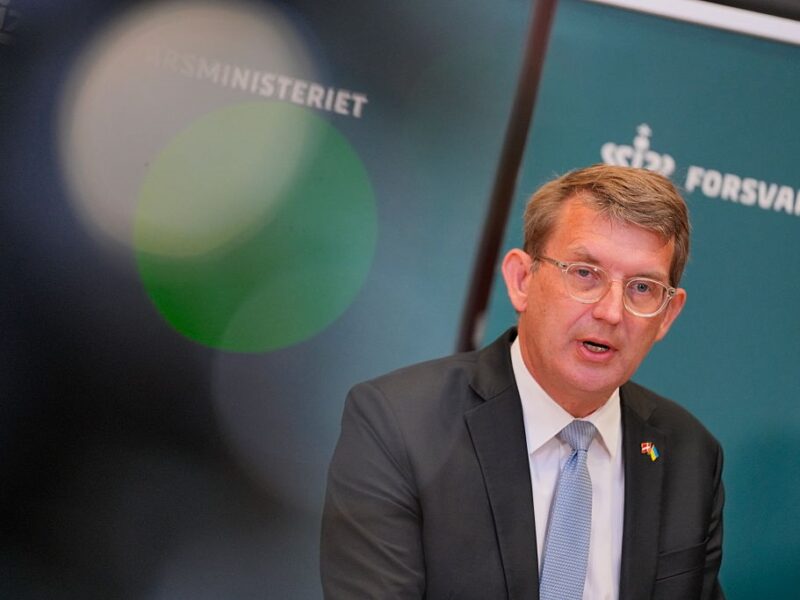 Данія майже вдвічі скоротить допомогу Україні