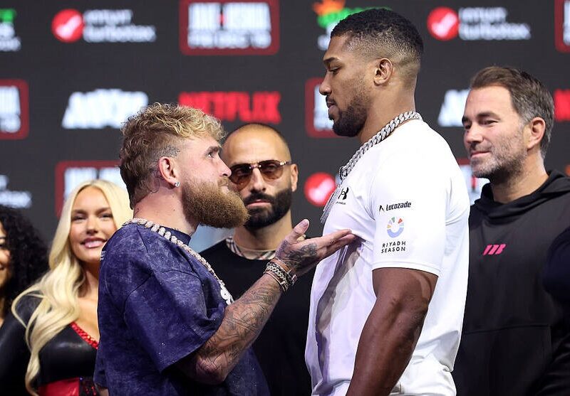 Дуель поглядів напередодні бою Джошуа й Пола