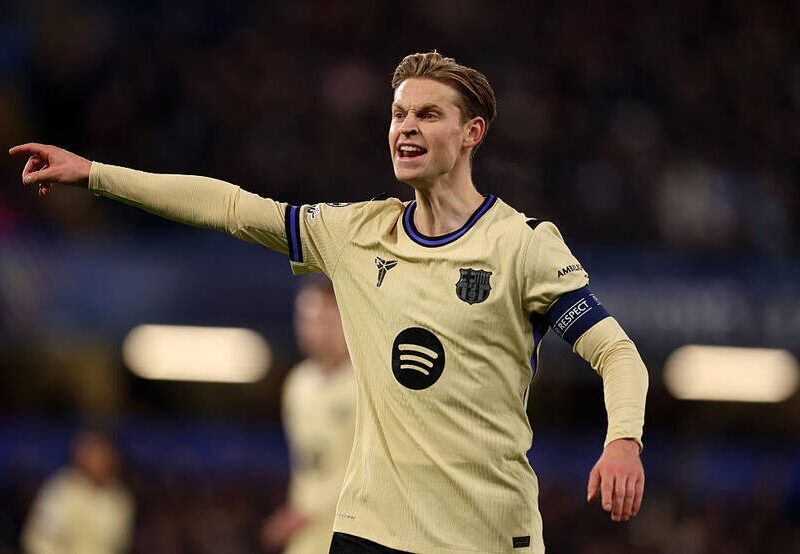 Два півзахисники Барселони знову доступні для гри