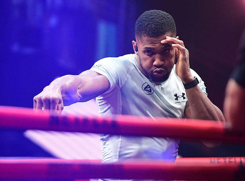 Джошуа говорить про необхідність зробити передих, аби зрозуміти, що до чого