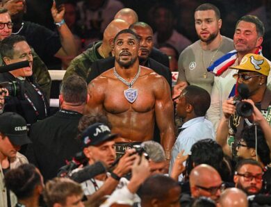 Джошуа відправив Пола в нокаут у шостому раунді