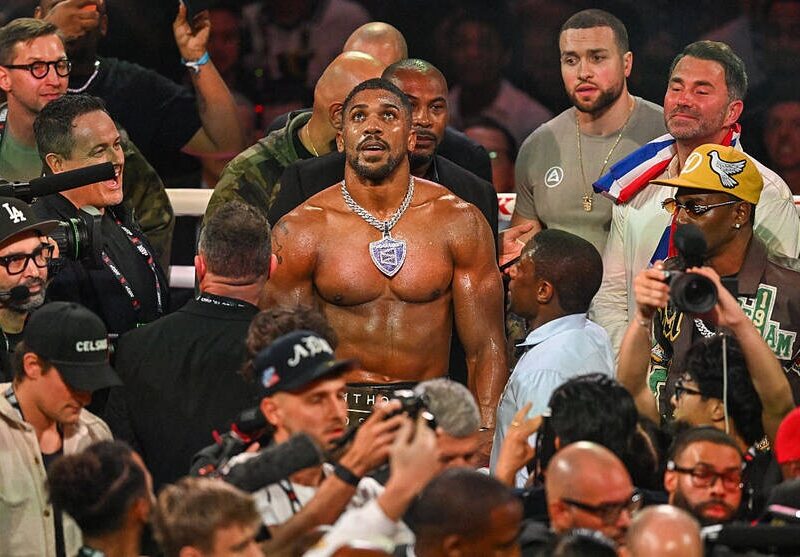 Джошуа відправив Пола в нокаут у шостому раунді