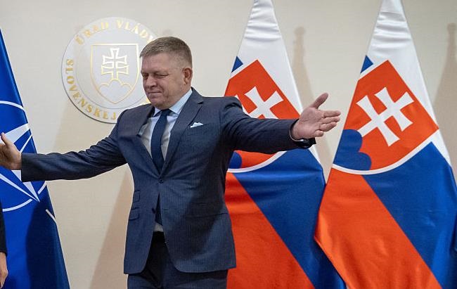 Фіцо пообіцяв блокувати “репараційну поизку” Україні