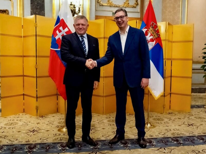 Фіцо поскаржився на невдалий старт саміту в Брюсселі і пошкоджений літак