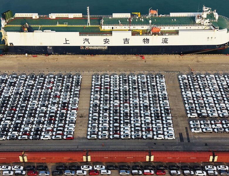 Китай удвічі скоротив постачання авто до Росії