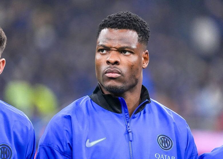 Клуби АПЛ проявляють інтерес до Дензела Дюмфріса