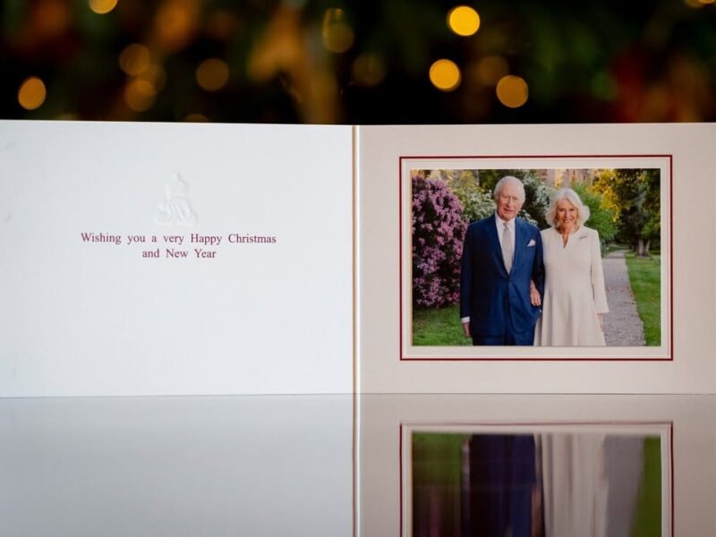 Король Чарльз III і королева Камілла представили різдвяну листівку