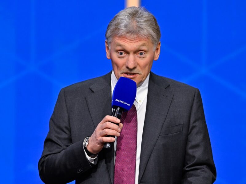 Кремль підтримав ідею Макрона про діалог з Путіним