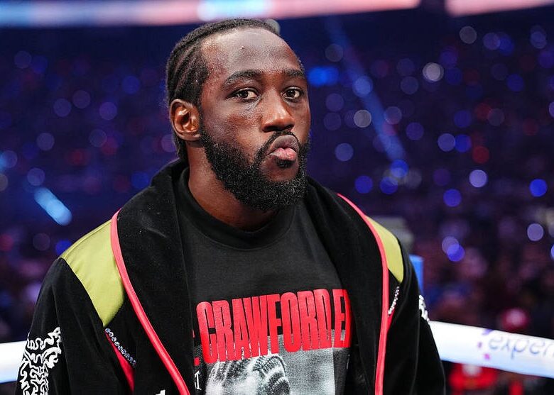 Кроуфорд обурений позбавленням титулу, розкритикувавши президента WBC