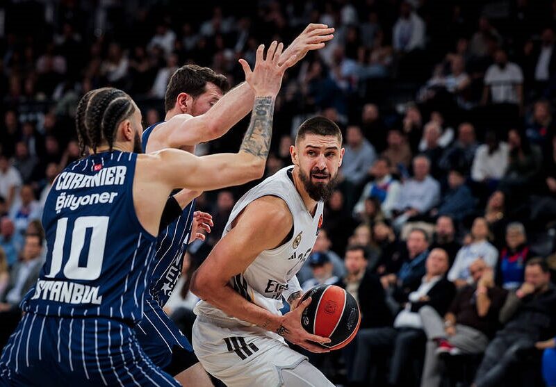 Лень результативно грає в Євролізі, де Реал перемагає Анадолу Ефес