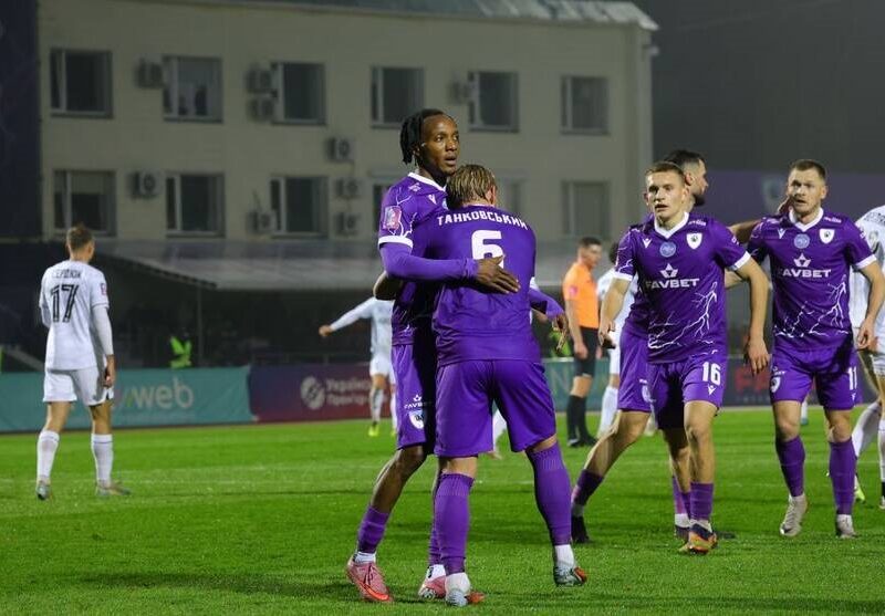ЛНЗ успішно грає з Оболонню і стає проміжним лідером чемпіонату