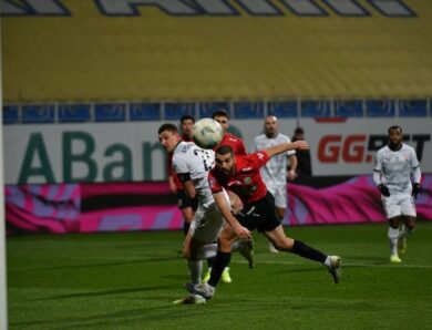 Луганська Зоря в домашньому матчі мінімально переграла Карпати