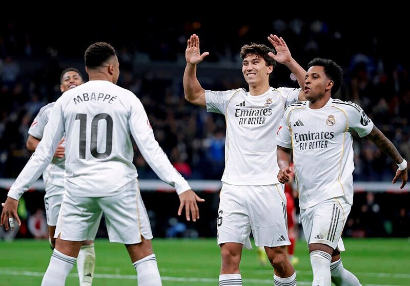 Мадридський Реал переміг Севілью, граючи в більшості