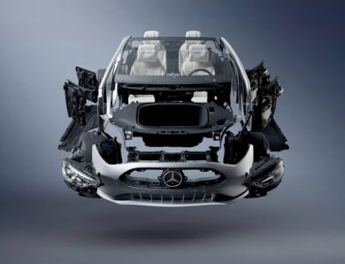 Mercedes відмовляється від клею на користь гвинтів