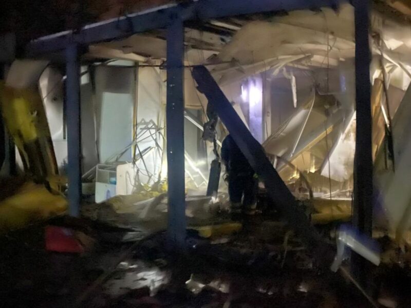 На Дніпропетровщині внаслідок обстрілу виникли пожежі, є руйнування