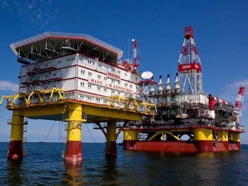 На Каспії знову уражено нафтові платформи – ЗМІ