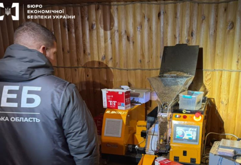 На Київщині ліквідували підпільний цех із виготовлення сигарет