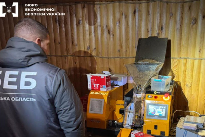На Київщині ліквідували підпільний цех із виготовлення сигарет