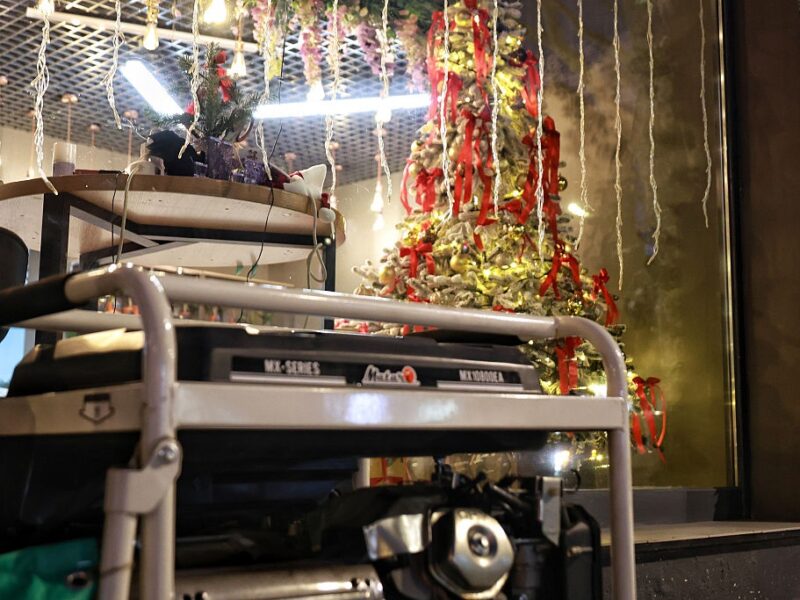 На Різдво РФ атакувала енергетику: є знеструмлення