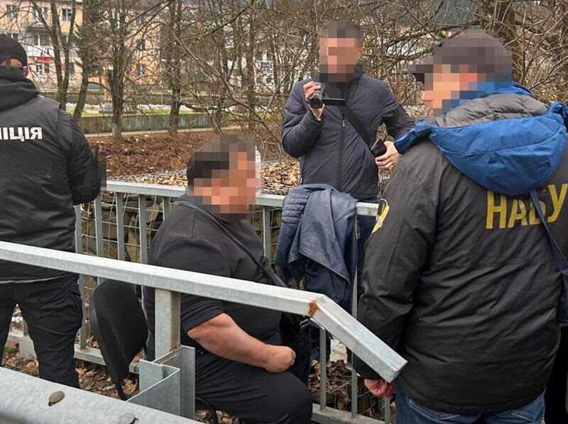 На Закарпатті затримали суддю, який вимагав від підприємців “конфетки”