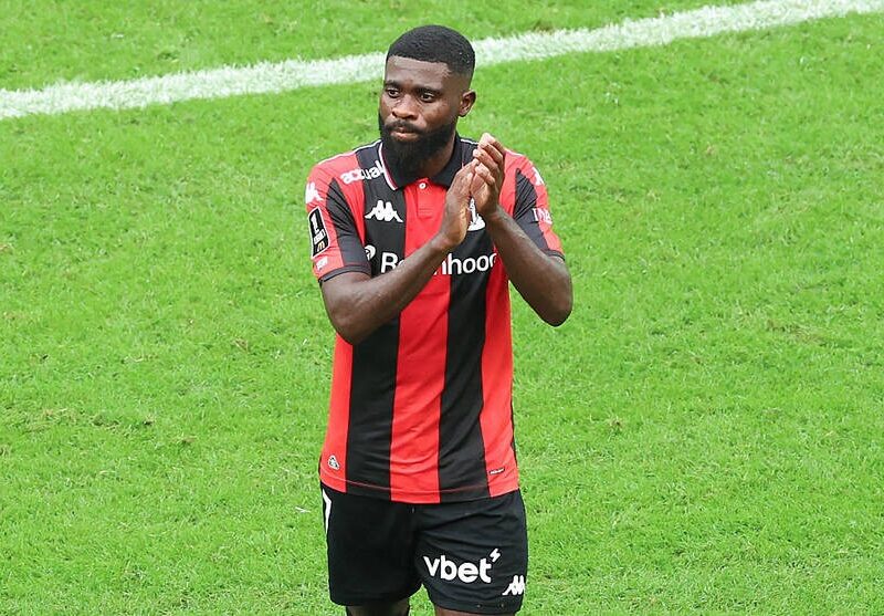 Напад фанатів: гравці Ніцци відмовляються виходити на поле