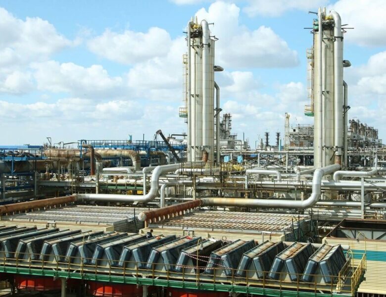 Найбільший ГПЗ Росії атакували дрони СБУ – медіа