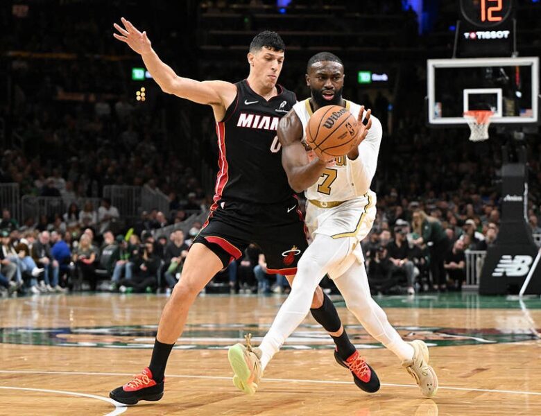 НБА: Бостон впевнено переміг Майамі