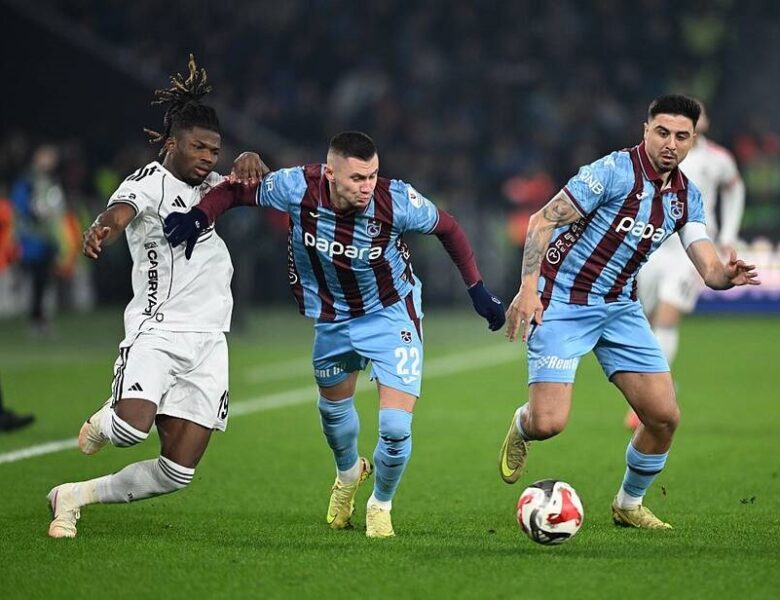 Олександр Зубков у матчі Трабзонспора з Бешикташем зробив півтори гри