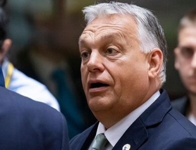 Орбан лякає угорців війною з Росією