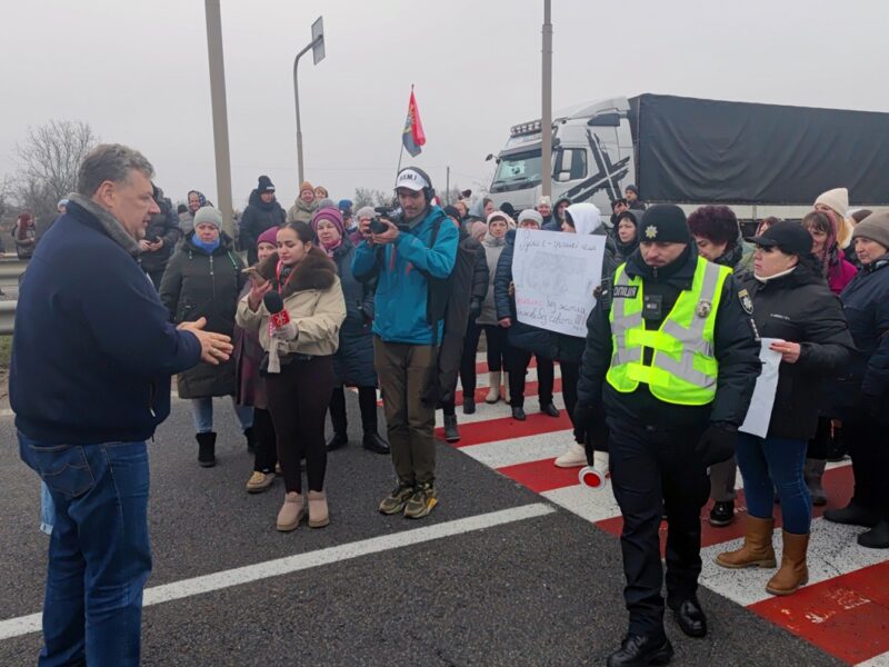 Під Житомиром перекрили трасу через компенсації за зруйновані оселі
