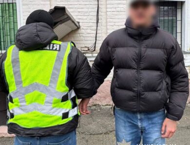 Поліція затримала киянина, який розпилив сльозогінний газ у метро