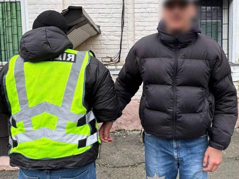 Поліція затримала киянина, який розпилив сльозогінний газ у метро