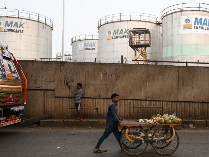 Поставки нафти з РФ в Індію впали до найнижчого рівня за три роки – ЗМІ