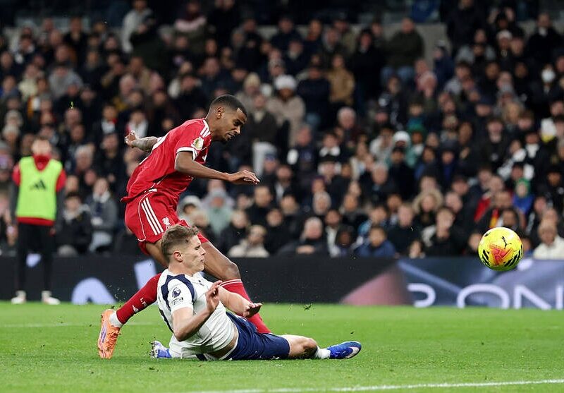 Причина ранньої заміни: форвард Ліверпуля залишив гру після голу