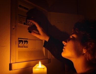 Ракетна атака: у Києві перебої зі світлом та водою