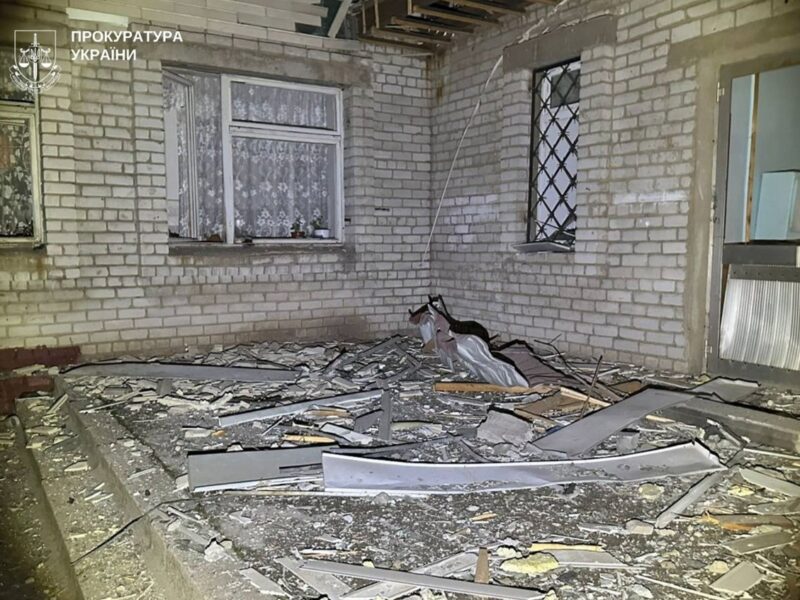 Росіяни атакували Молнією школу у Запоріжжі