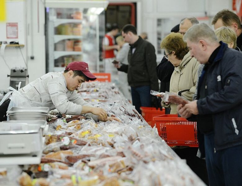 Росіяни економлять на їжі: виробництво скоротилося вперше за 15 років