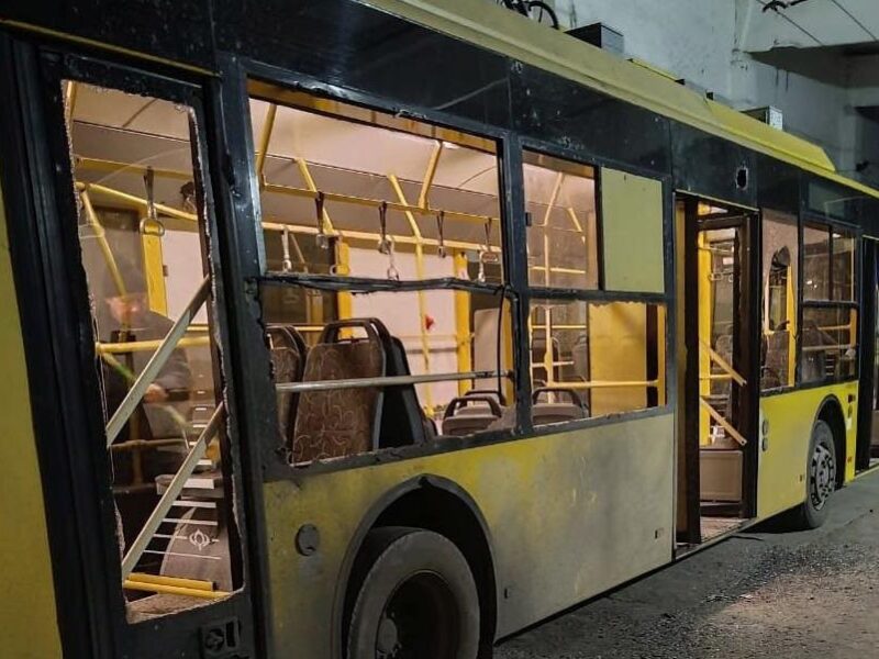 Росіяни обстріляли тролейбусне депо у Херсоні