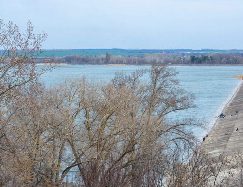 Росіяни вдарили по греблі Печенізького водосховища