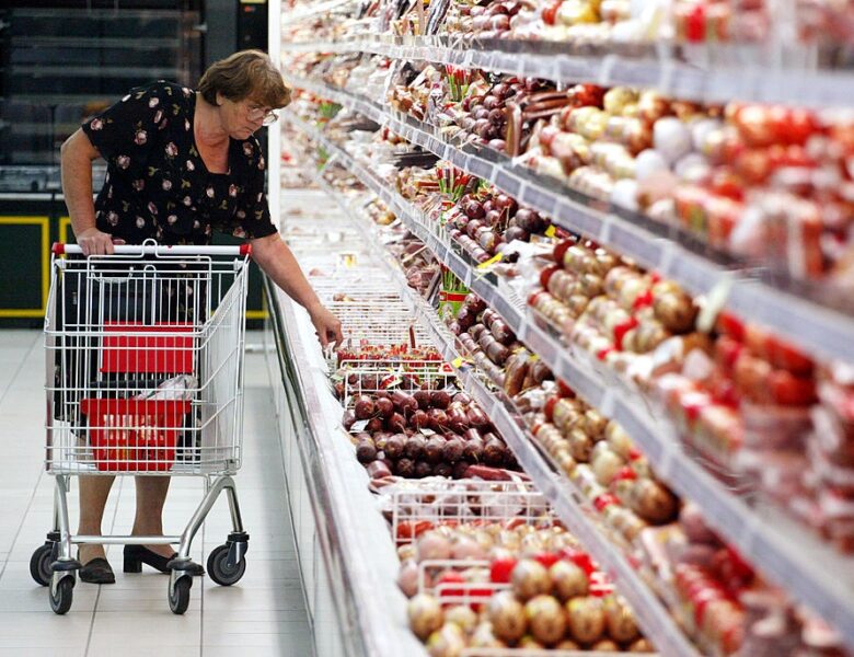 Росіяни виходять на одиночні пікети через зростання цін – ЗМІ