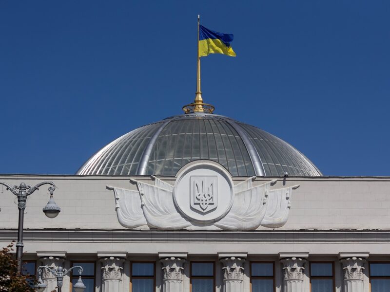 Російську виключили з переліку мов, які потребують особливого захисту