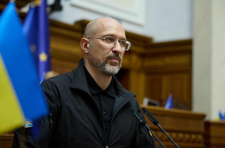 Шмигаль анонсував контракти для військових з покращеними умовами