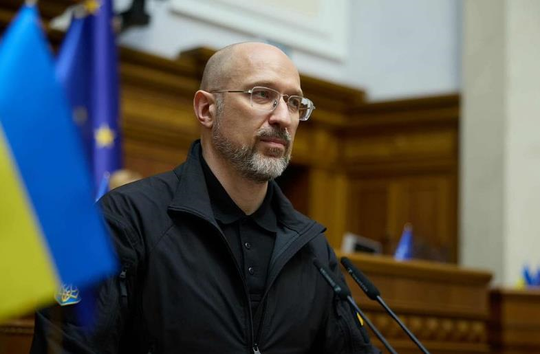 Шмигаль анонсував контракти для військових з покращеними умовами