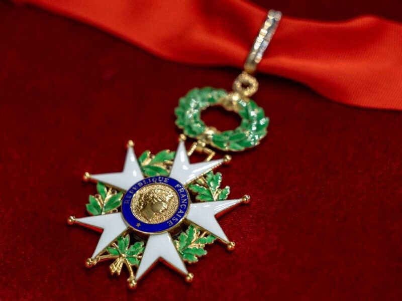 Сирський отримав найвищу нагороду Франції