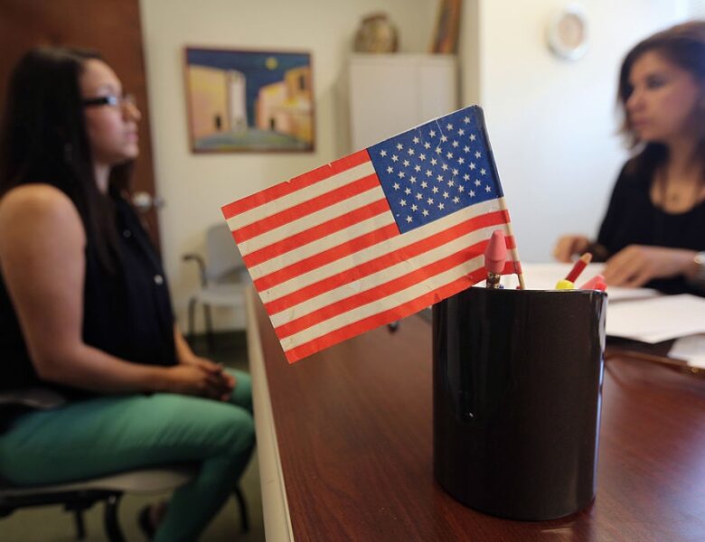 США призупинили програму отримання грін-карт